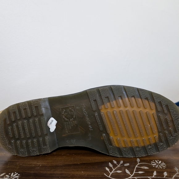 Dr. Martens 9W Black Vegan Chelsea Boot - Picture 3 of 6